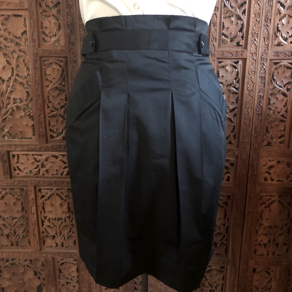 BCBG Maxazria black high waisted skirt, sz 4, NWT